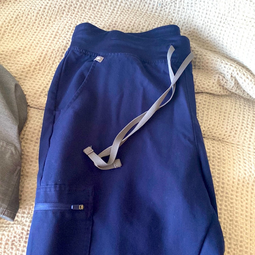 Brand new never worn Navy blue fig large tall joggers